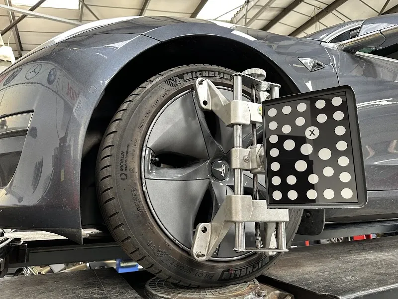 CarFix Garage - MOT, Servicing & Body Repairs work photo